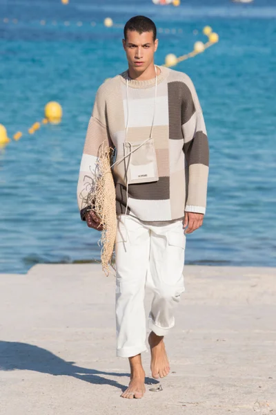 Look 2
